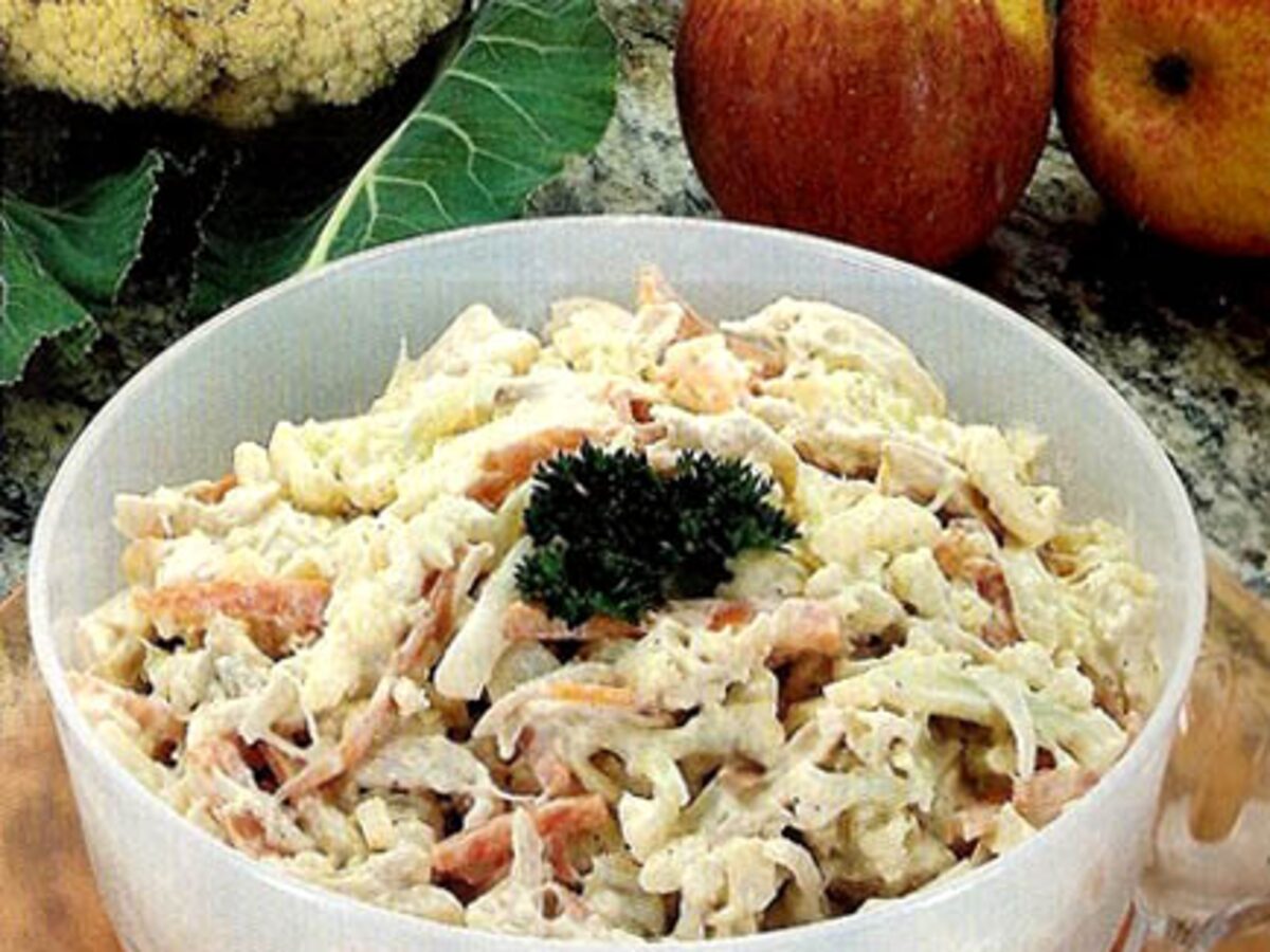 Ceia de Natal: 16 ideias de pratos simples e fáceis Salpicão de Frango para ceia de natal