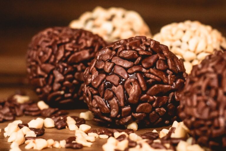 Receita de brigadeiro: como fazer, simples e fácil Receita de brigadeiro