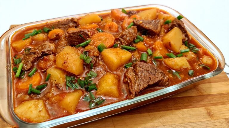 Como fazer carne de panela com batata e cenoura
