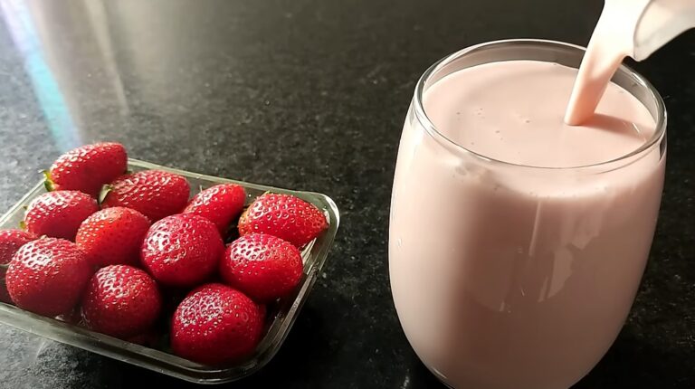 Como fazer suco de morango com leite receita simples