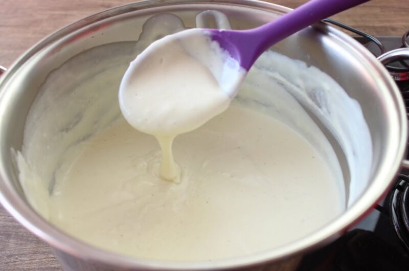 Receita de molho branco simples para macarrão com creme de leite
