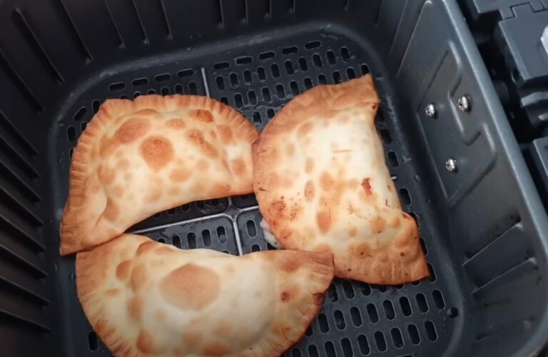 Como fazer Pastel na Airfryer receita simples para fritar a massa