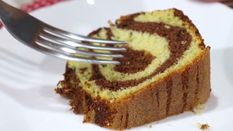 Receita de Bolo Mesclado de Liquidificador com Chocolate Fofinho Simples e Facil