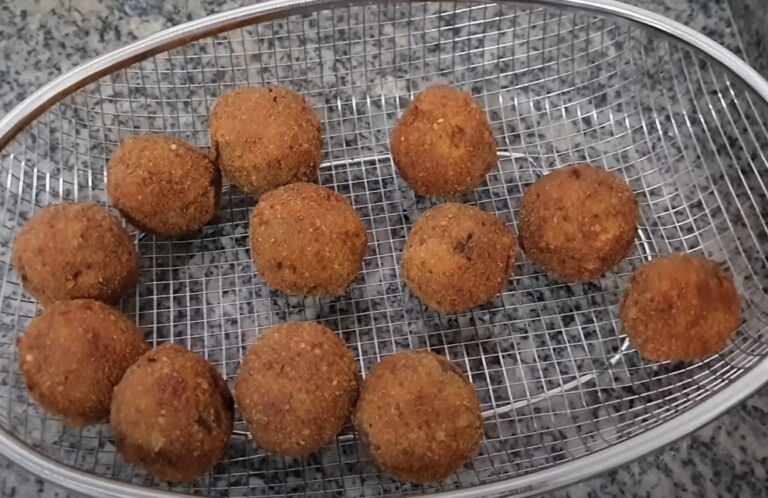 Como fazer bolinho de carne moida simples e facil