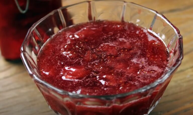 Como fazer calda de morango receita simples e facil