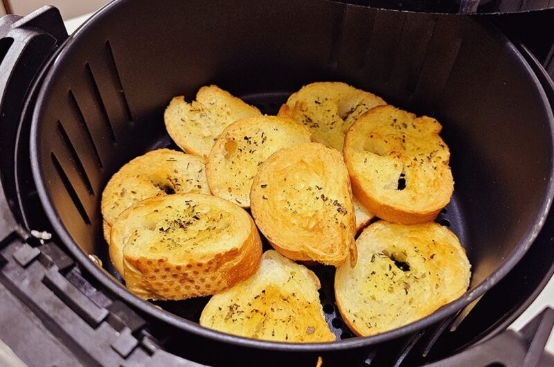 Como fazer torrada na airfryer simples e fácil