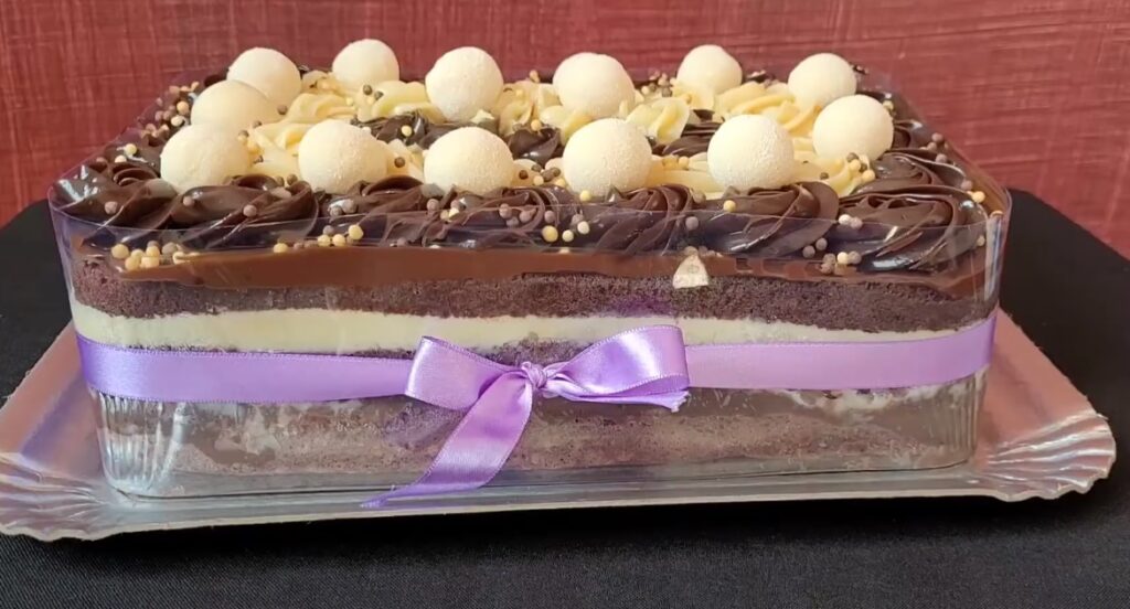 Bolo quadrado feminino moderno 1