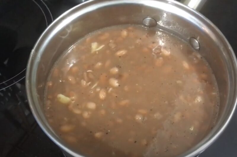 Como cozinhar feijão sem panela de pressão