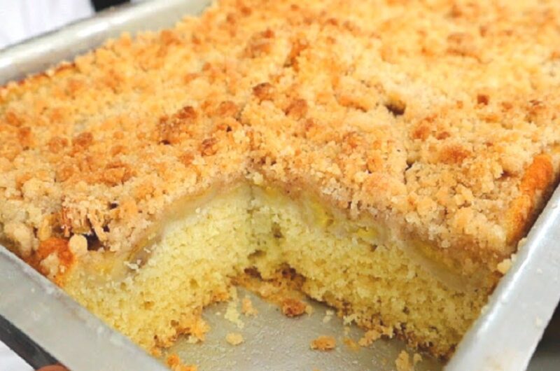 Receita de cuca de banana com farofa simples