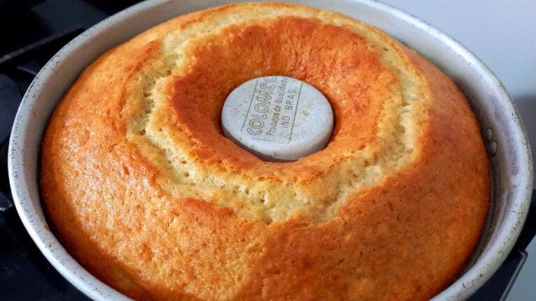 Bolo simples de banana no liquidificador: receita Bolo simples de banana no liquidificador