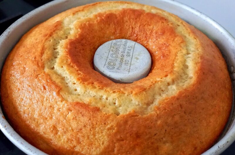 Bolo simples de banana no liquidificador: receita Bolo simples de banana no liquidificador com canela