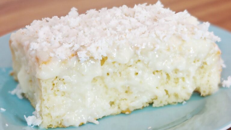 Como fazer bolo gelado de coco simples e fácil Receita de bolo gelado de coco de liquidificador