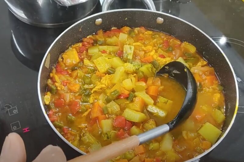 Como fazer sopa de legumes simples e fácil
