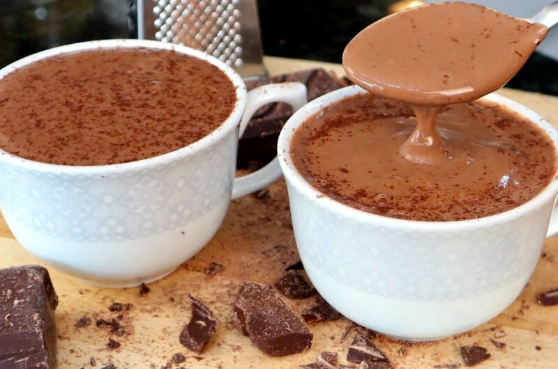 Como fazer chocolate quente simples e cremoso