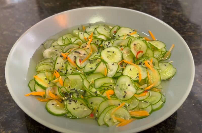 Como fazer salada de pepino japonês simples