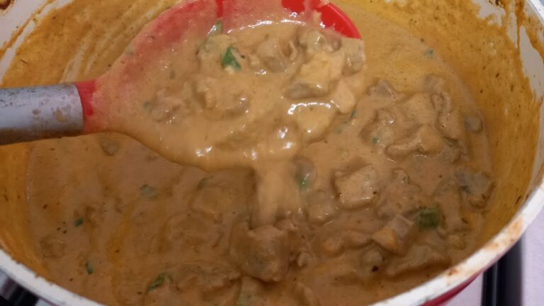 Receita de Strogonoff de Carne Simples e Cremoso