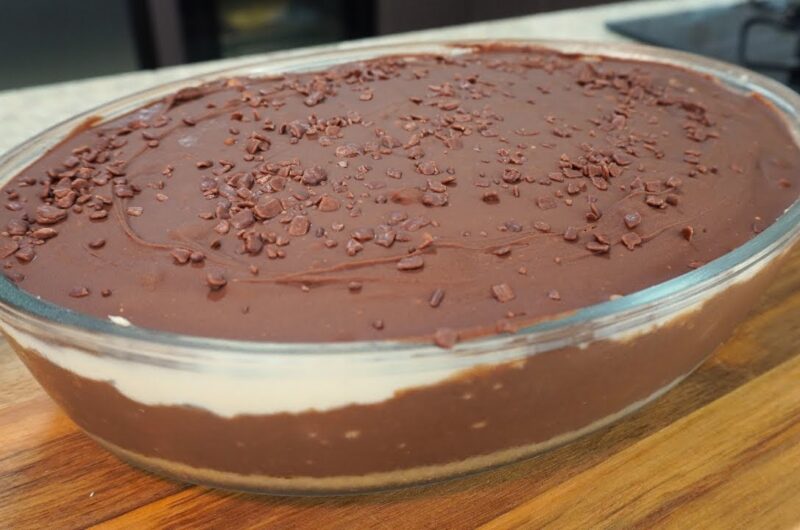 Bombom de travessa: receita simples e como fazer Receita de bombom de travessa simples