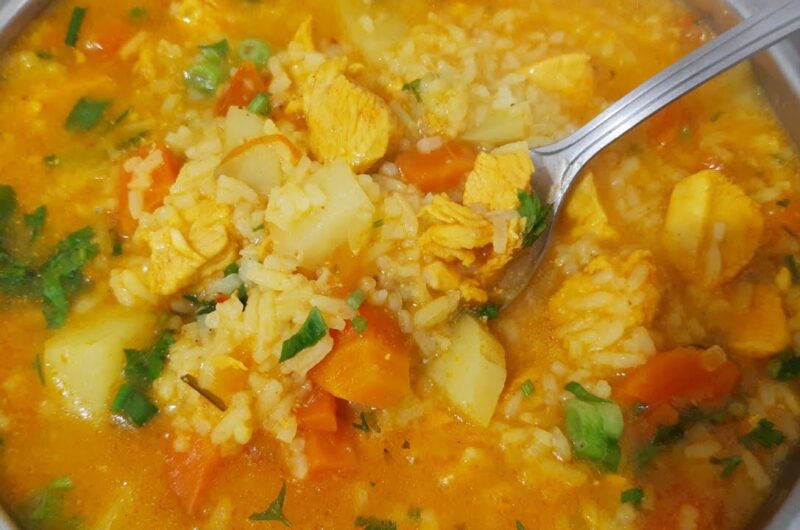 Como fazer Canja de Galinha com Arroz simples e fácil