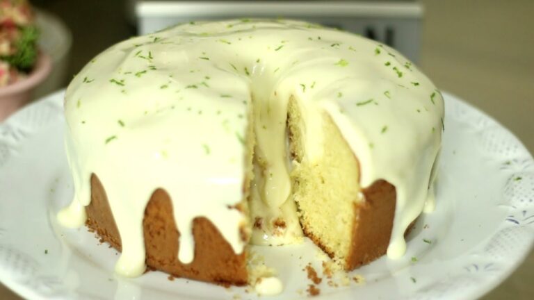 Receita de um bolo de iogurte e limao fofinho e umido de liquidificador natural