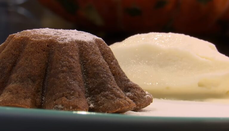 Como fazer um Petit Gateau fácil e delicioso Receita para Petit Gateau simples e saborosa