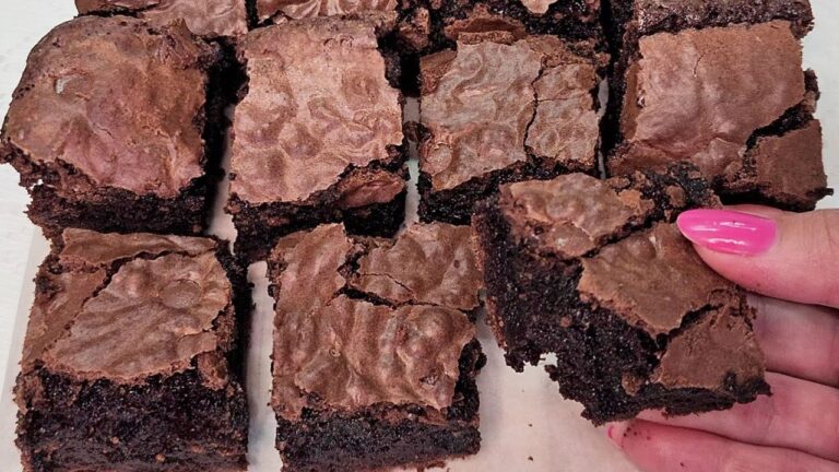 Brownies de chocolate: receita simples e como fazer Como fazer Brownie de chocolate simples