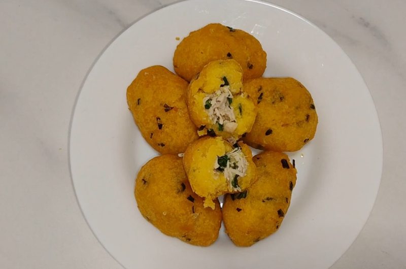 Bolinho de frango: como fazer, receita simples Como fazer bolinho de frango simples