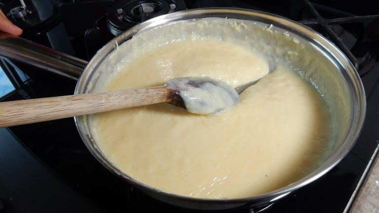 Como fazer cobertura de coco para bolo