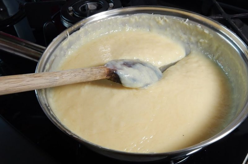 Cobertura de coco para bolo: como fazer, receita Como fazer cobertura de coco para bolo