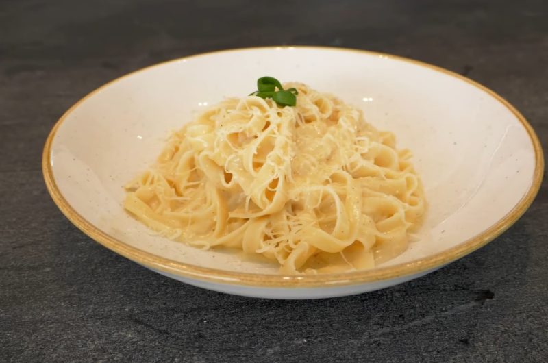 Fettuccine: como fazer receita passo a passo Como fazer macarrão Fettuccine