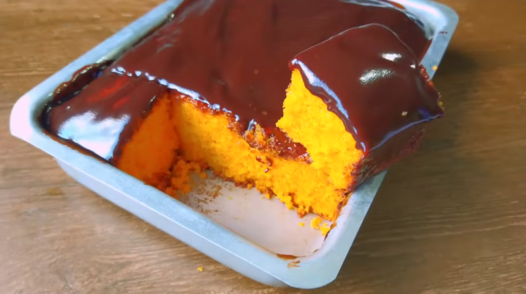 Receita de cobertura de bolo de cenoura simples