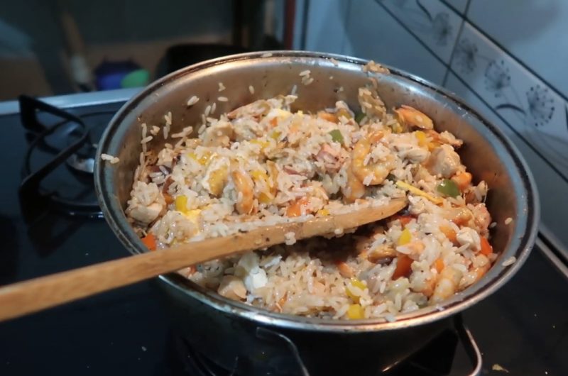 Arroz chaufa: como fazer e receita passo a passo Como fazer Arroz chaufa