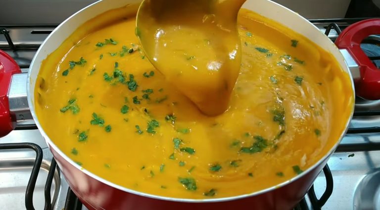 Receita de Caldo de abóbora com frango ou carne Como fazer Caldo de Abobora com frango ou carne