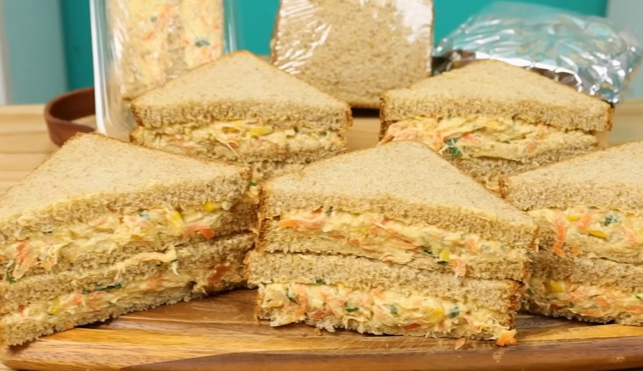 Receitas com frango desfiado: 13 opções baratas Como fazer lanche natural de frango