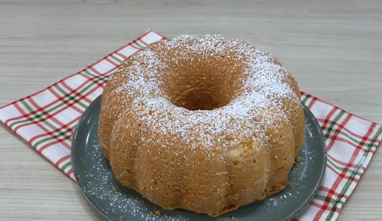 Receita de Bolo Nuvem de Maizena Fofinho