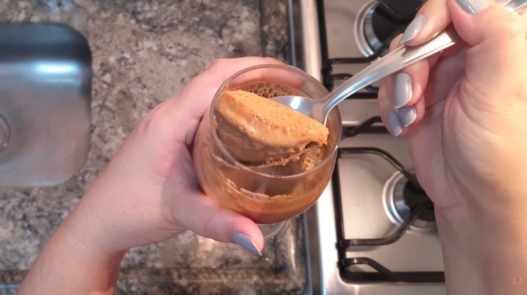 Mousse de café: como fazer, receita simples Receita de Mousse de Cafe Soluvel