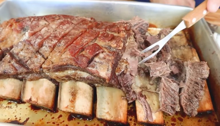 Receita de costela no forno que desmancha Como fazer Costela no forno de porco