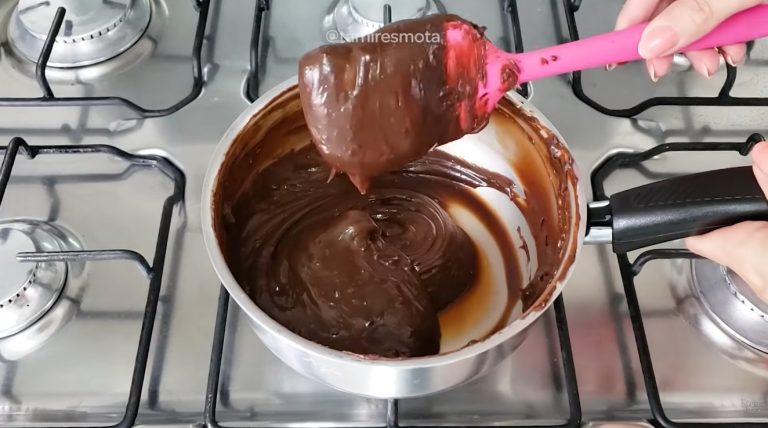 Como fazer recheio de bolo de chocolate simples