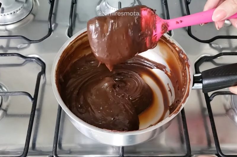 Recheio de Bolo de Chocolate (Brigadeiro Cremoso) Como fazer recheio de bolo de chocolate simples